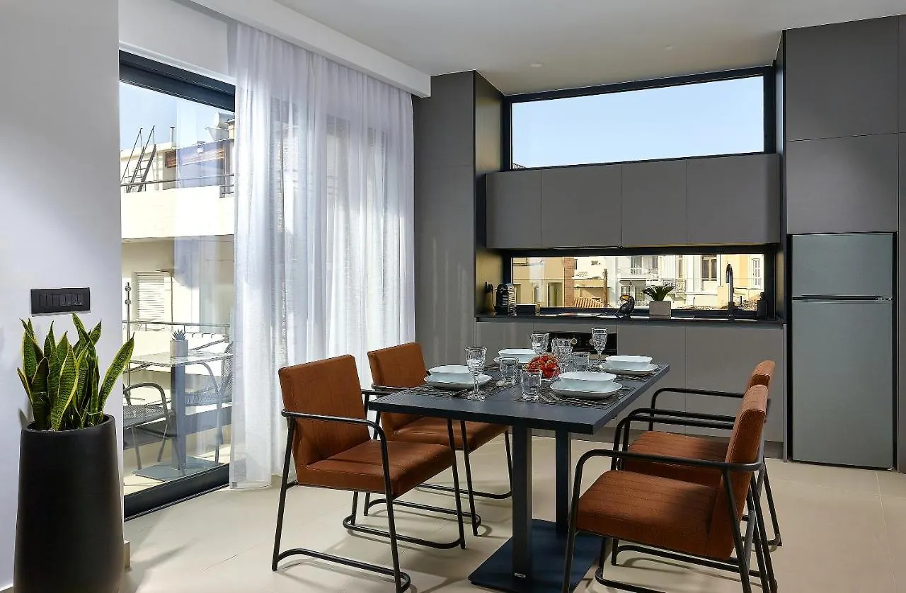 City Lion By Semavί Iraklion Appartement